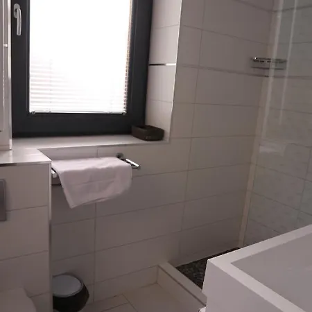 Hr Apartmanhaz *