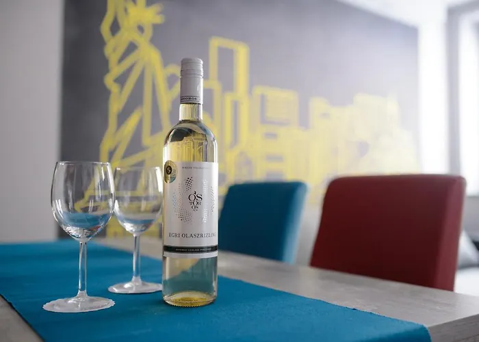 Apartament Hr Apartmanhaz *