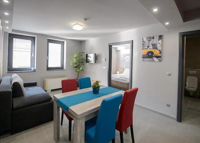 Apartament Hr Apartmanhaz *