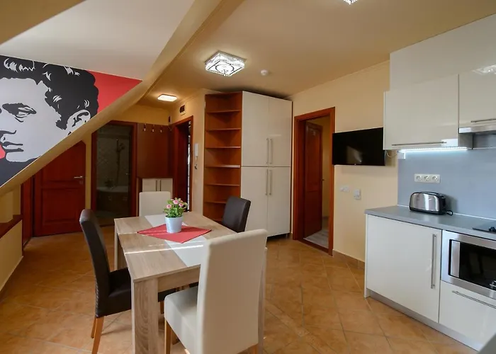 Hr Apartmanhaz Apartament Eger